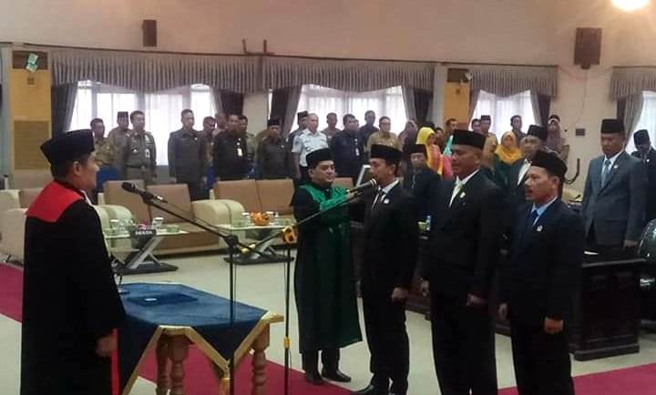 Siap-Siap Bahas APBD 2020, Tiga Pimpinan DPRD Inhu Diambil Sumpah Janjinya