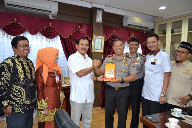 KI Riau Beserta Kapolda Diskusi Soal Transparansi dan Persoalan Korupsi