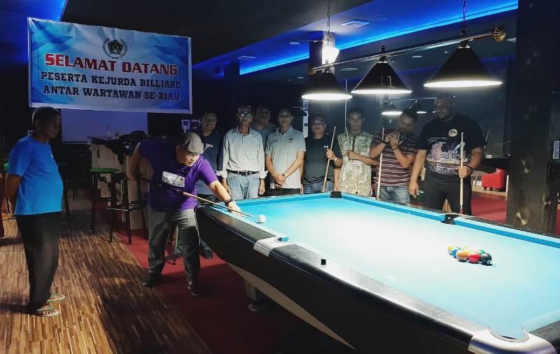 Ketua PWI Riau, Zulmansyah Buka Kejurda Biliar Antar Wartawan se-Riau 2020