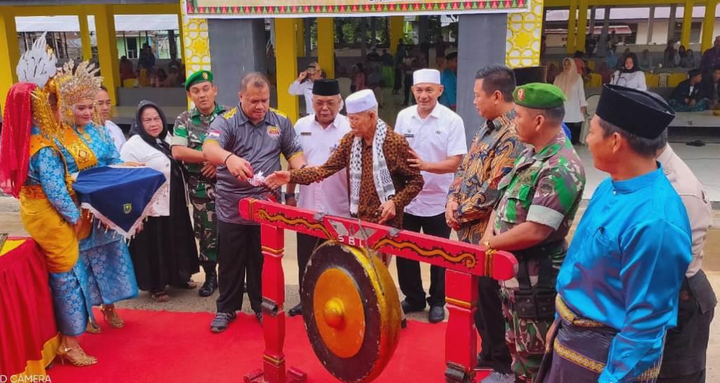 Bupati Yopi Saat Resmikan Pasar Rengat Barat: Beri Tempat Produk Industri Kecil Menengah
