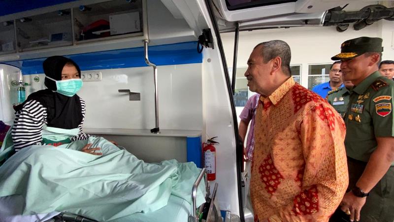 Gubri Langsung Antar Riska Ramadila Penderita Tumor Ganas ke RSPAD Gatot Subroto Jakarta