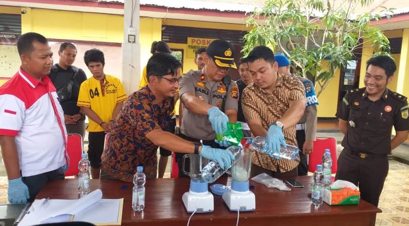 Polsek Bangko Rohil Musnahkan 284 Gram Sabu