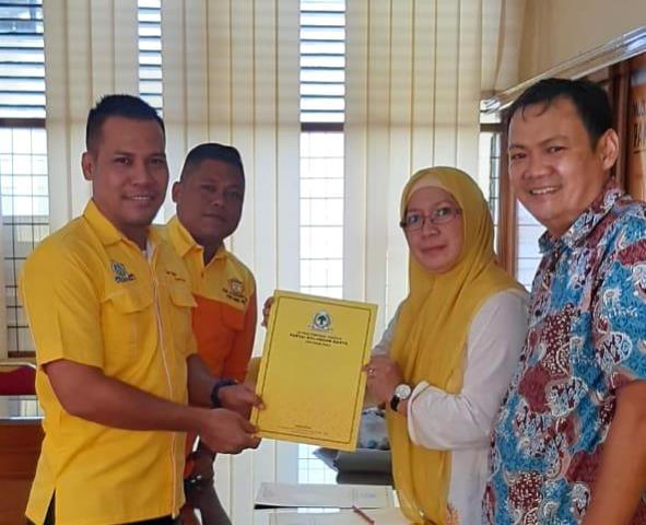 Kirim Utusan, Syamsuar Orang Pertama Daftar Calon Ketua DPD Golkar Riau