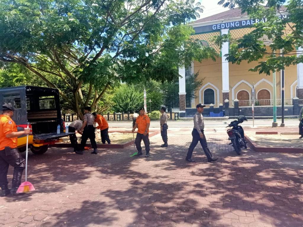 Polri dan TNI Bengkalis Gelar Gotong Royong