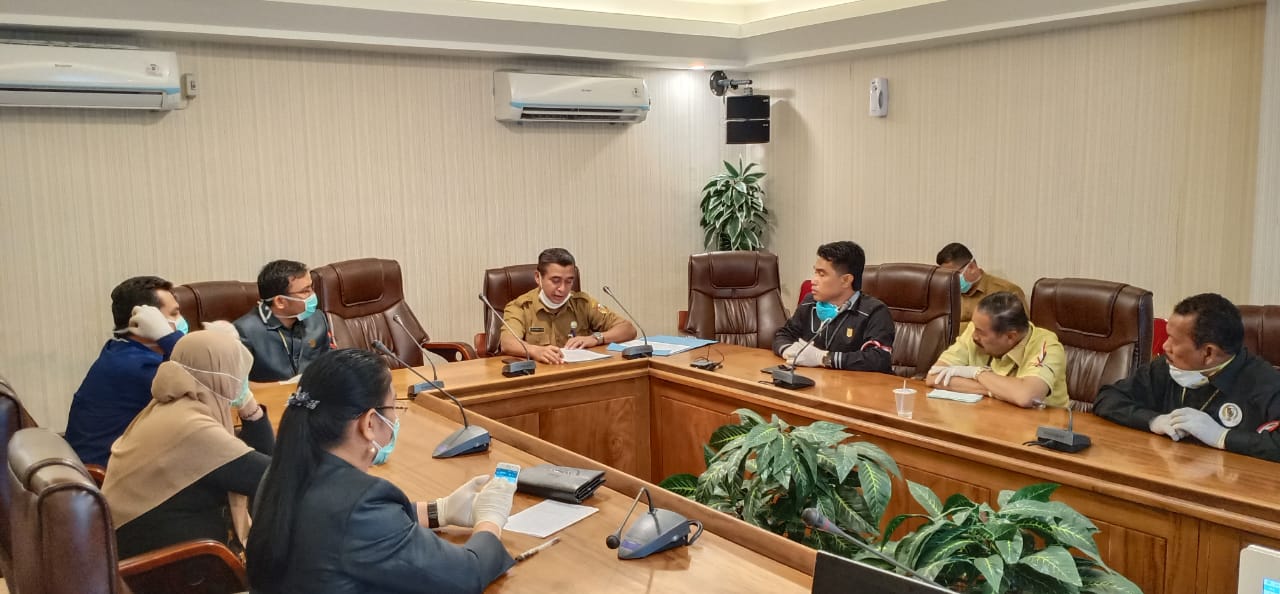 Aktifitas Dibatasi, Komisi III Kunjungi Posko Penanggulangan Penyebaran Covid-19 di Pekanbaru