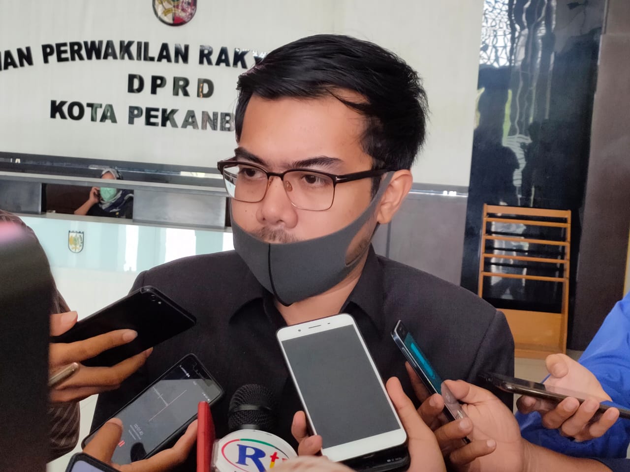 Warga Tak Perlu Resah, Ginda : Pasokan Sembako Hingga Juni Mendatang Aman