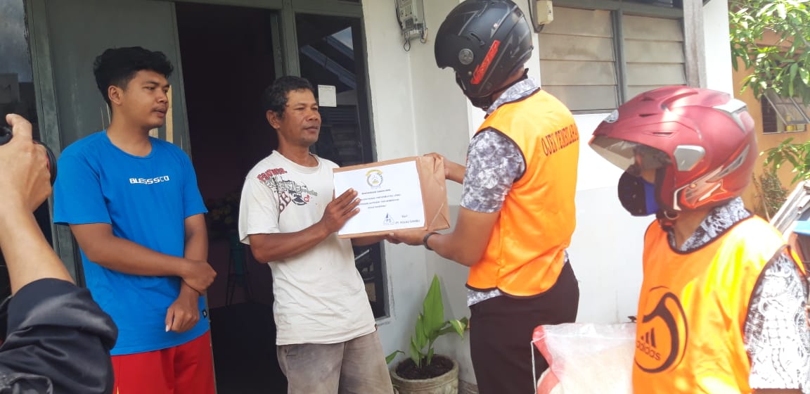 Polres Inhil dan Sambu Grup Jalin Sinergitas Salurkan Bantuan Sembako Bagi Masyarakat