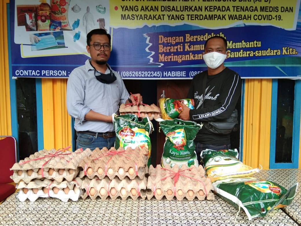 Lagi, IWO Inhil Salurkan Paket Sembako Untuk Warga Tak Mampu