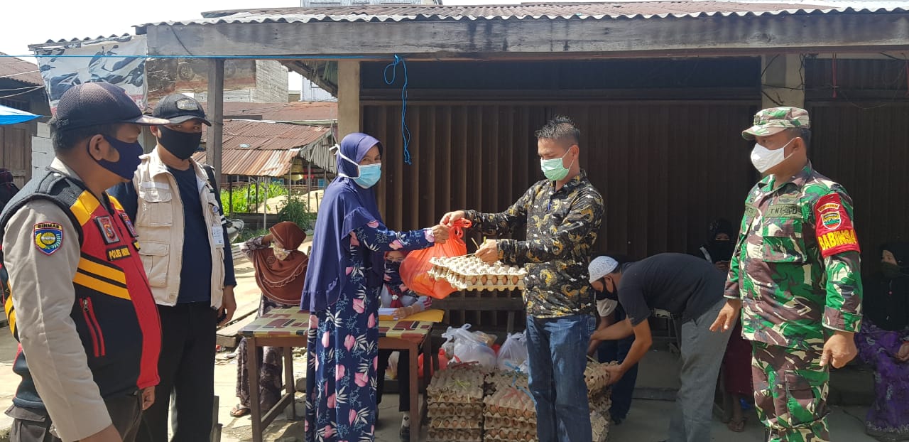 Kepala Desa Belantaraya Saluran 250 Paket Sembako Tahap Pertama