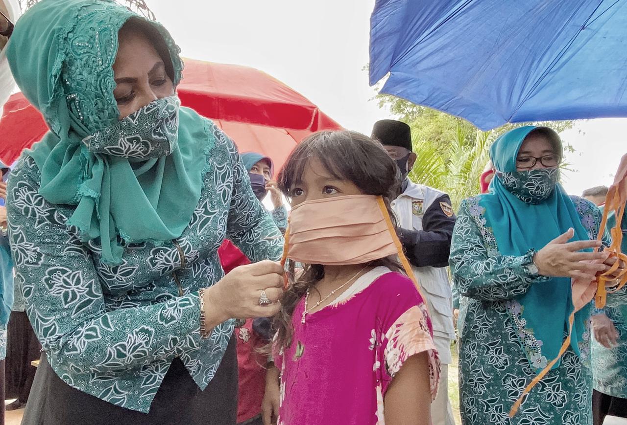 Gerakan Pembagian Masker Dilanjutkan, Kampar Dapat 10.000 Masker