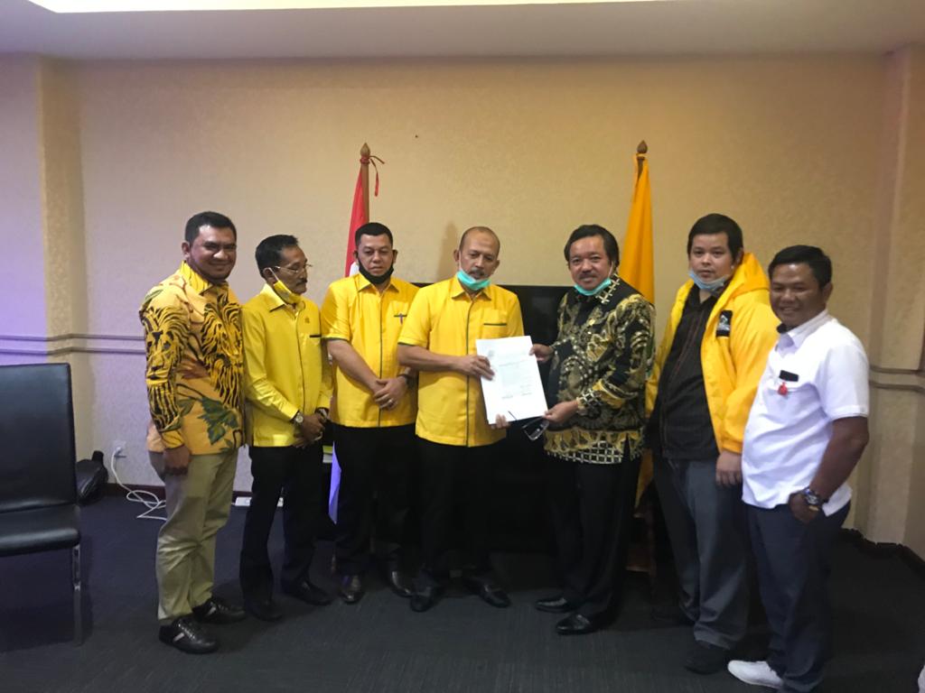 DPP Golkar Serahkan SK Tiga Calon Kepala Daerah di Riau