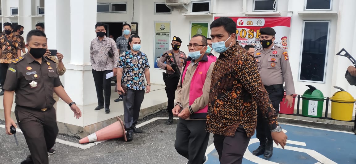 Dua Tersangka Dugaan Korupsi Pembangunan Hotel Kuansing Resmi Ditahan