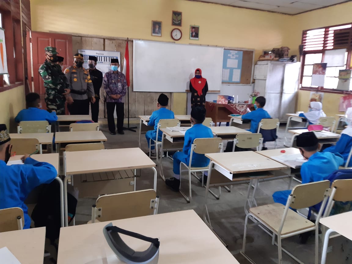 Forkopimda Kuansing Monitor Pelaksanaan Belajar Tatap Muka di Sekolah