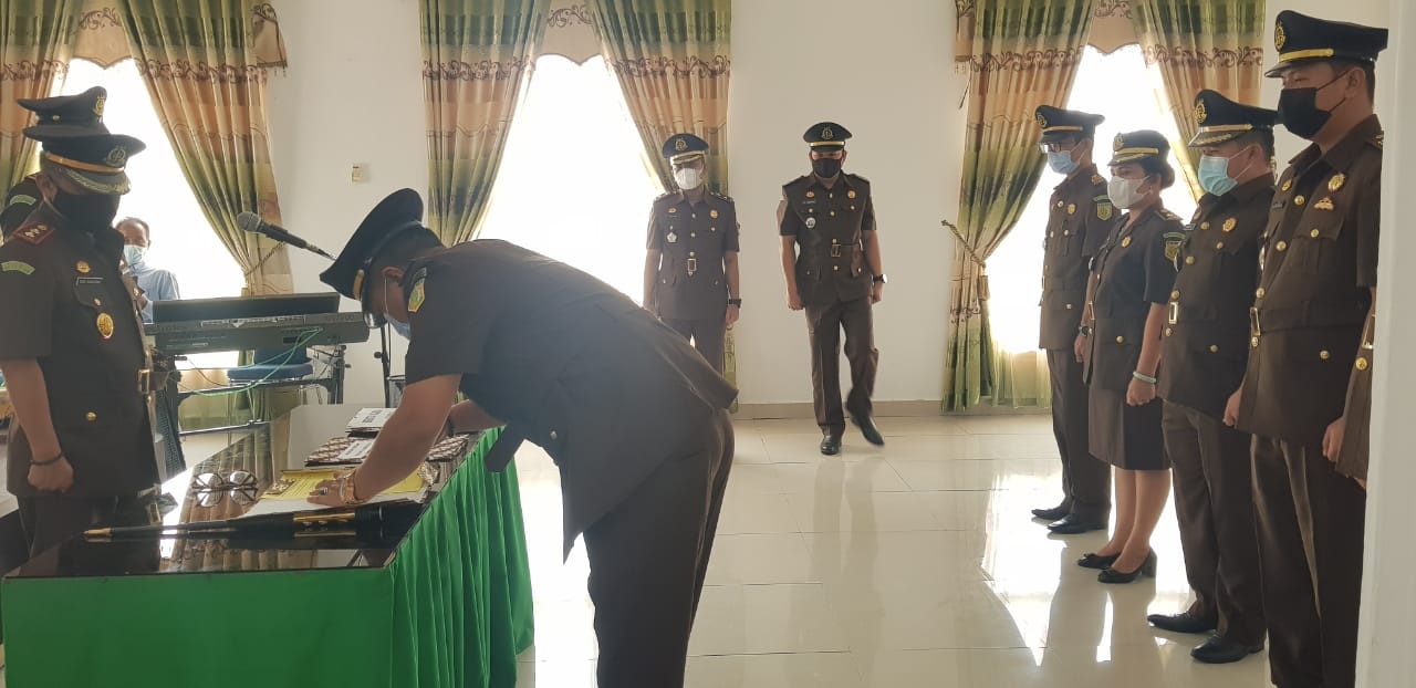 Kajari Rohil Gaos Lantik Kasi Pidsus, Intel dan BB 