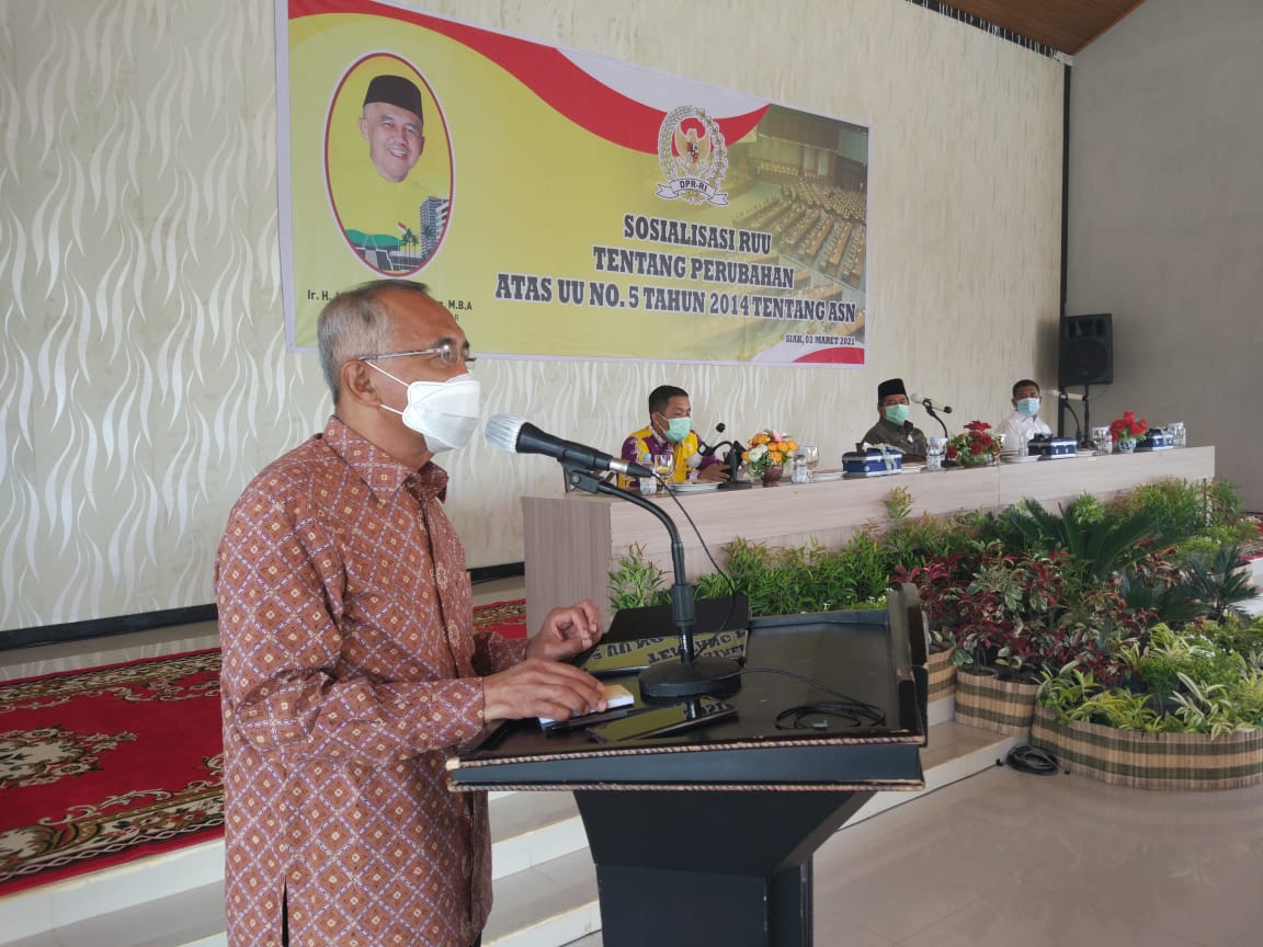 Andi Rachman Sosialisasi RUU ASN di Hadapan 100 Pegawai Siak 