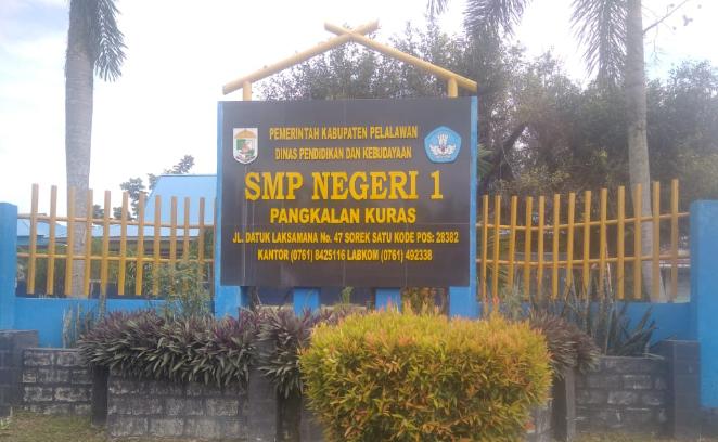 Isu Jual Beli Buku LKS di SMP N1 Pangkalan Kuras, Kepsek : Itu Tidak Benar