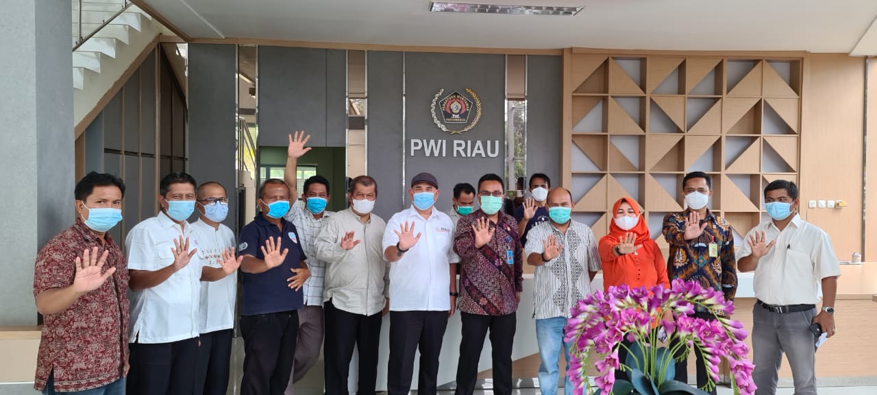 Kakan Imigrasi Pekanbaru Bersilaturahmi ke Kantor ke PWI Riau