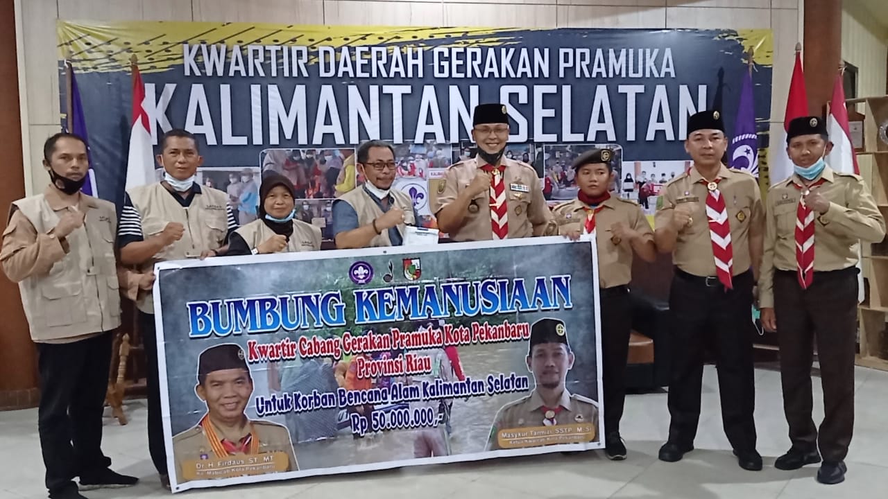 100 Paket Bantuan Pramuka Pekanbaru di Terima  Korban Banjir Kalsel