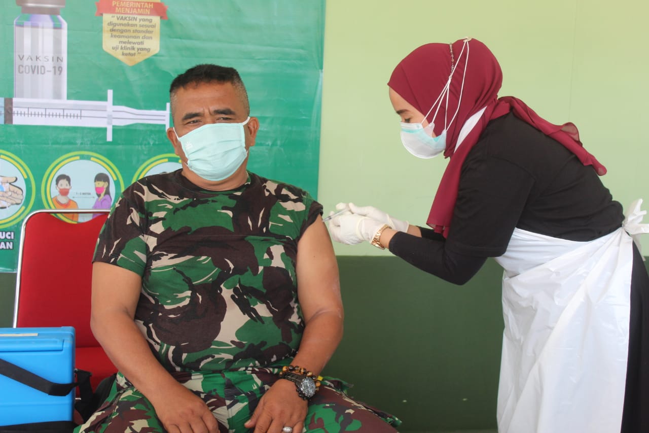 TNI dan PNS Kodim 0314/Inhil Laksanakan Vaksin Tahap Dua