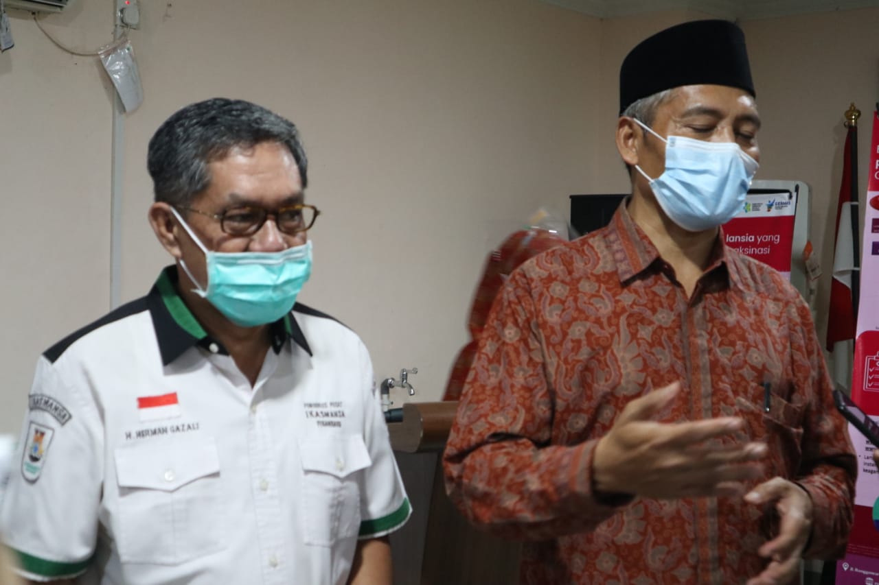 Ayat Cahyadi Buka Kegiatan Vaksinasi Alumni SMAN 1 Pekanbaru