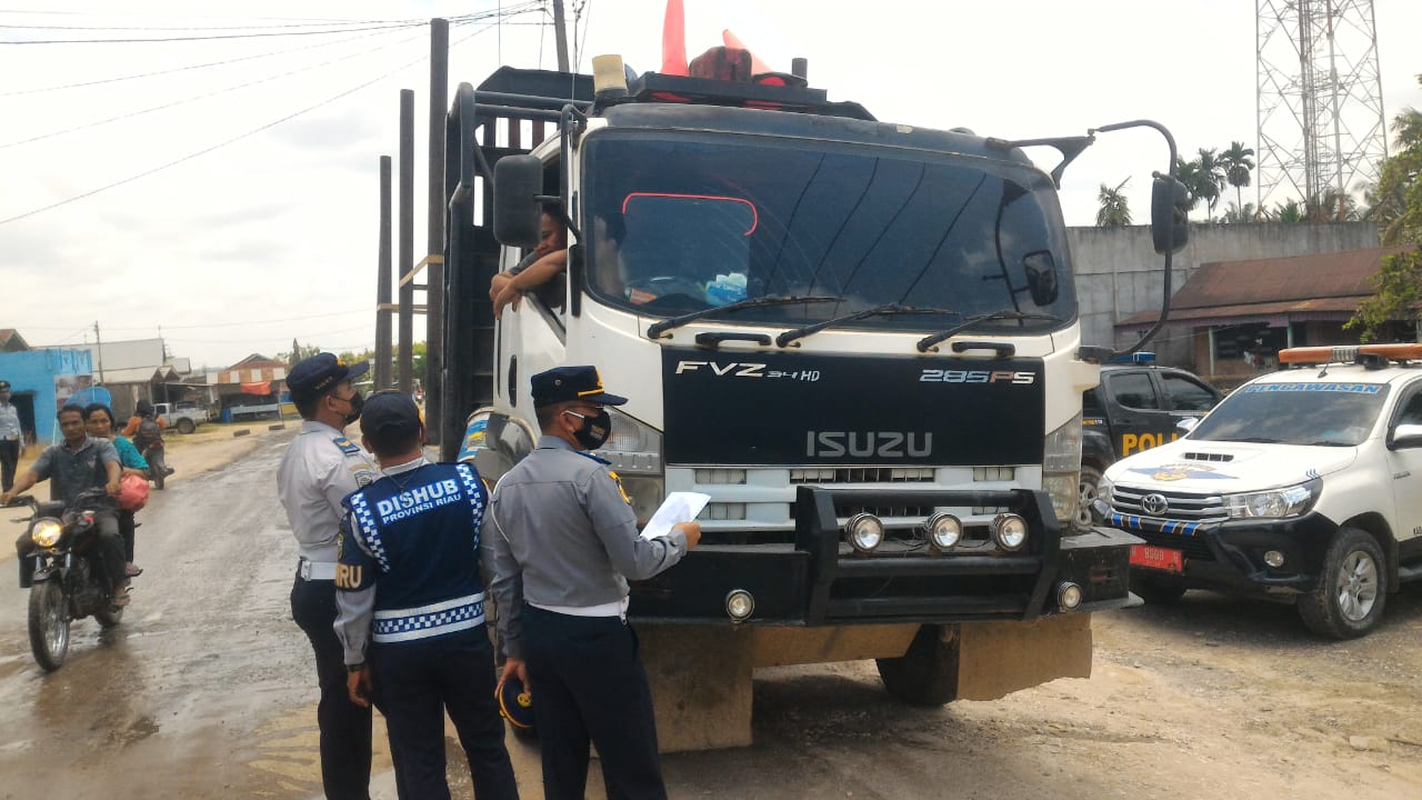 Dishub Riau Tilang 48 Kendaraan ODOL di Jalan Lintas Inhu, Kadis : Kasus Ini Diteruskan ke Pengadilan