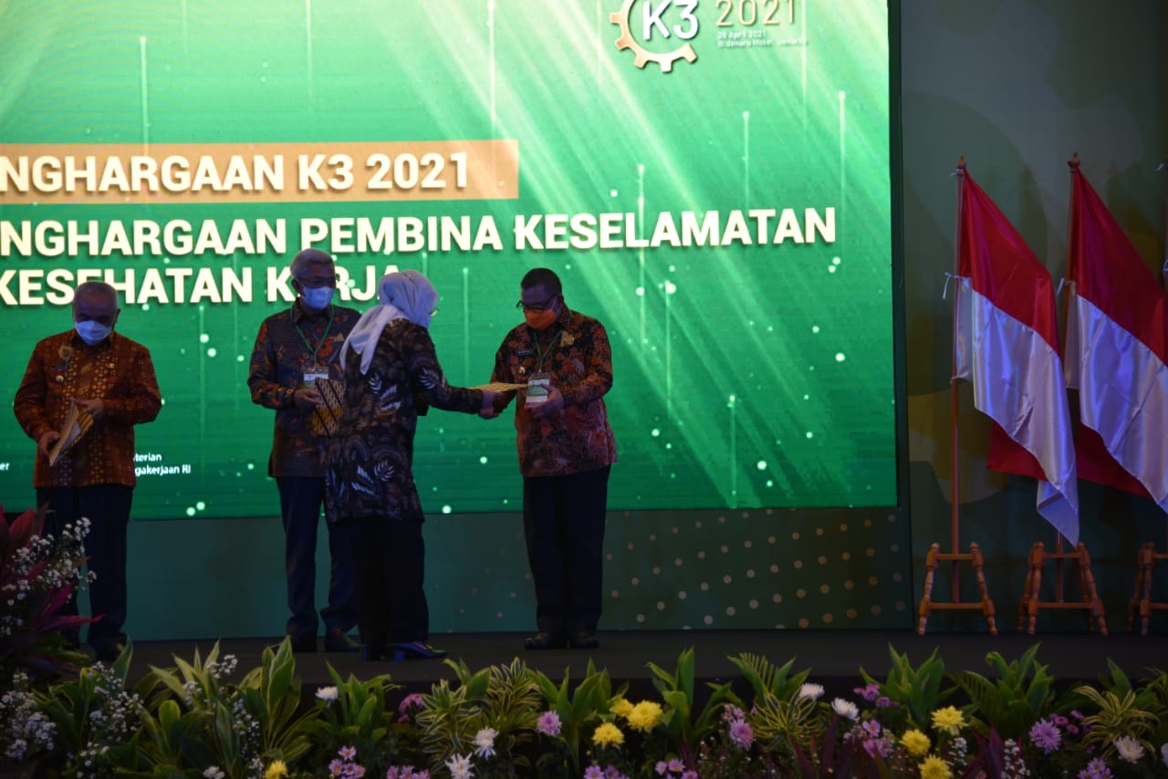 Lagi, Riau Terima Penghargaan K3 dari Kemenaker RI