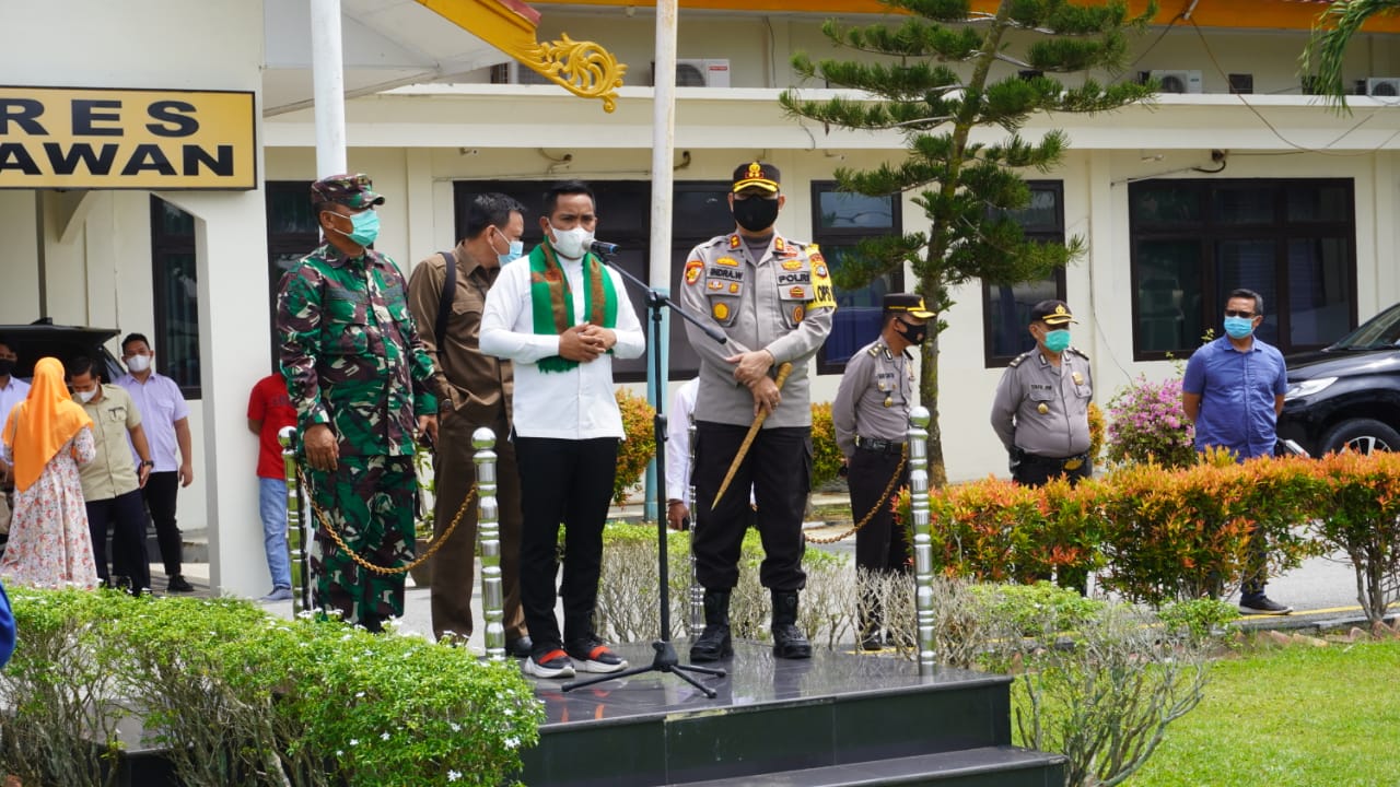Bupati dan Kapolres Pelalawan Pimpin Sidang 83 Orang Pelanggar Prokes Covid-19  
