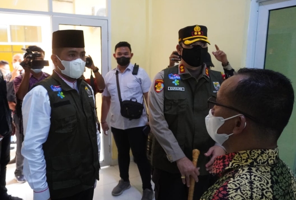 Sebanyak 10 Lansia Divaksin, Bupati Pelalawan : Jangan Merasa Kebal, Tetap Prokes