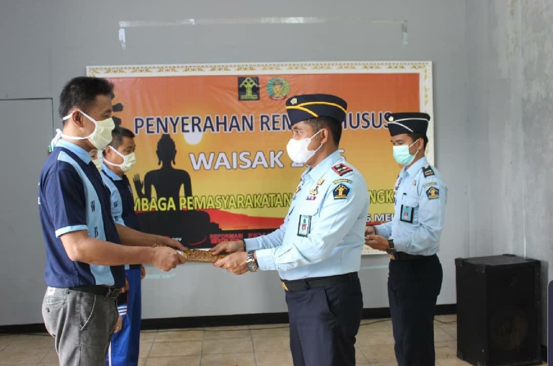 Remisi Hari Raya Waisak, 70 Napi Beragama Buddha di Riau Terima Remisi, 1 Bebas