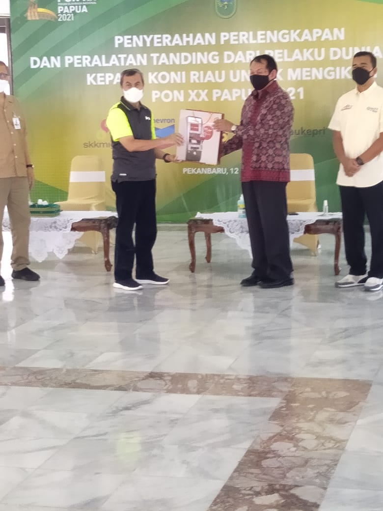 Dunia Usaha Bantu Kontingen PON Riau, Gubri: Atlet Harus Siap Berlaga