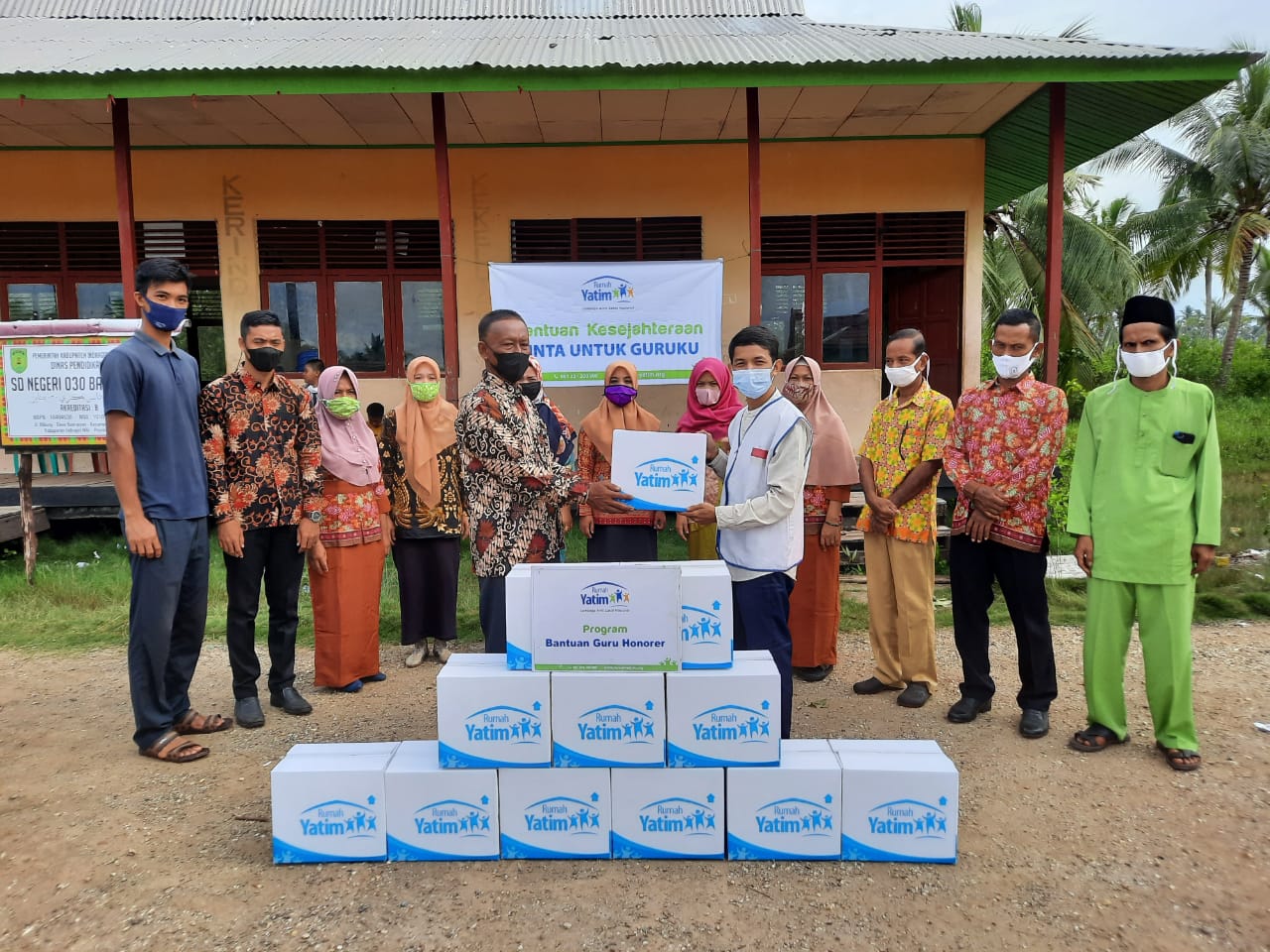Bantuan Pendidikan Rumah Yatim Bahagiakan Anak-anak di Pedalaman Riau
