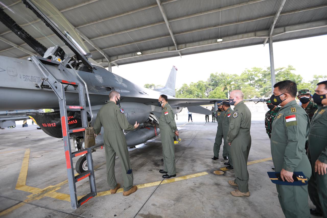 Kasau Tinjau Latihan Bersama TNI AU-USPACAF Amerika di Lanud Roesmin Nurjadim
