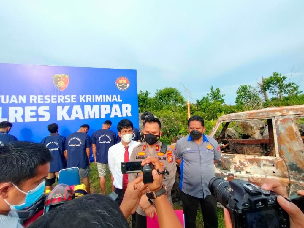 Polres Kampar Ringkus 6 Pelaku Pembakaran Mobil Sengketa Lahan Sawit