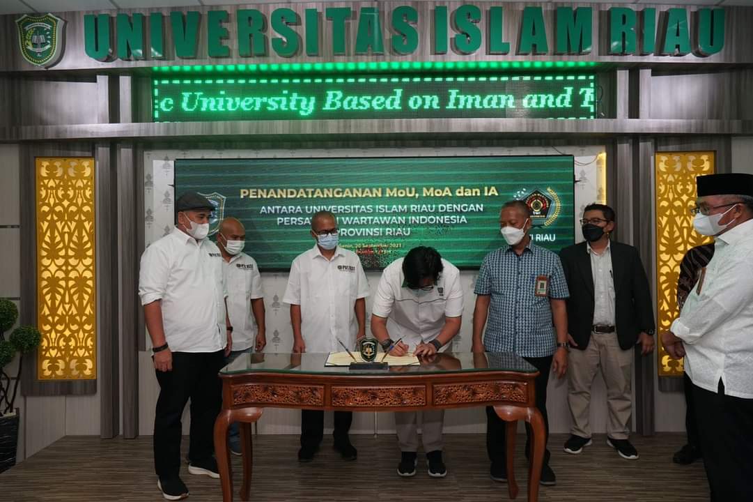 UIR dan PWI Teken MoU, MoA dan IA, Rektor : Harus Segera Diimplementasikan