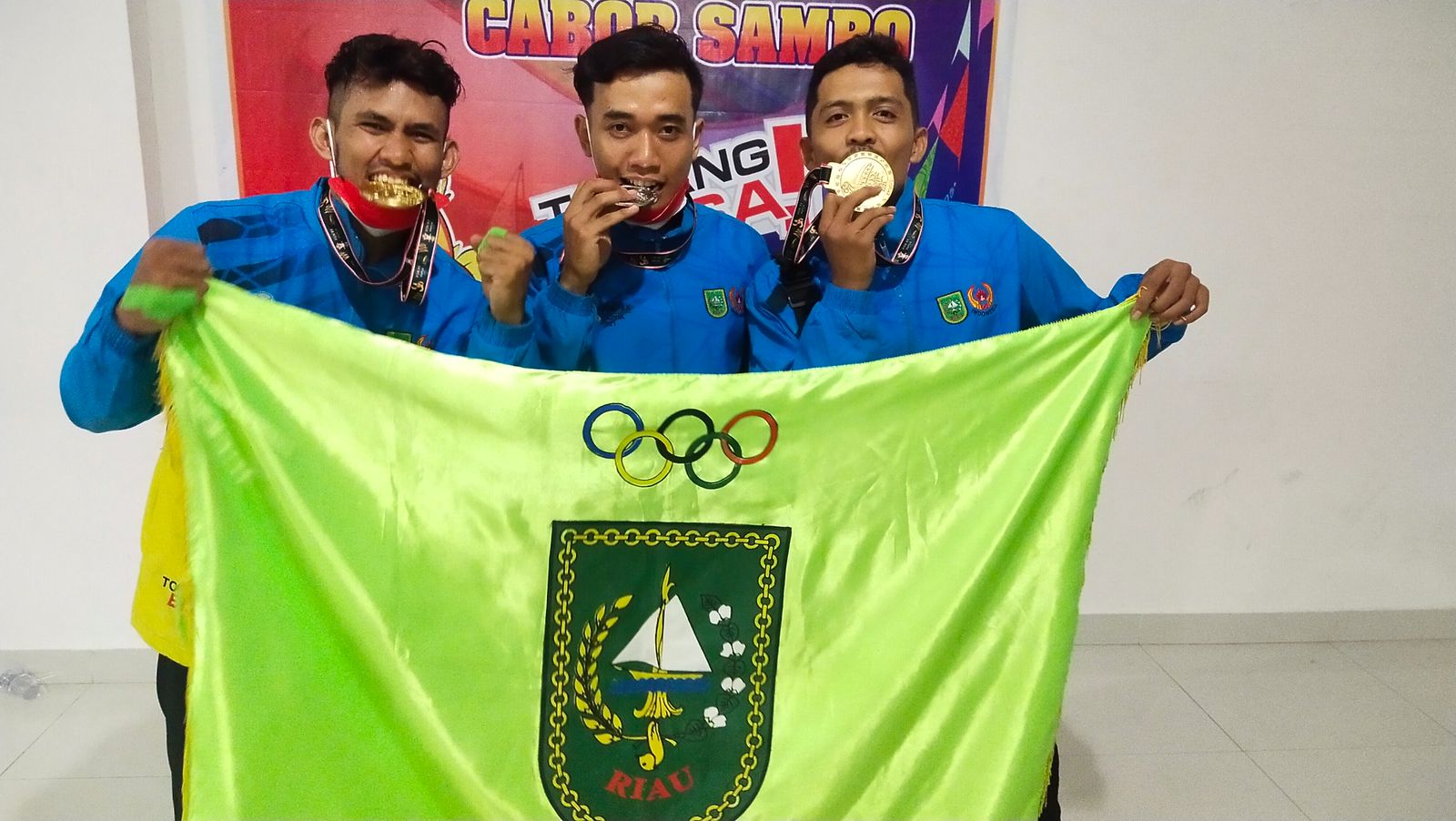 Sambo Sumbangkan 4 Emas untuk Riau, Salah Satunya Diraih Oleh Mahasiswa UIR 