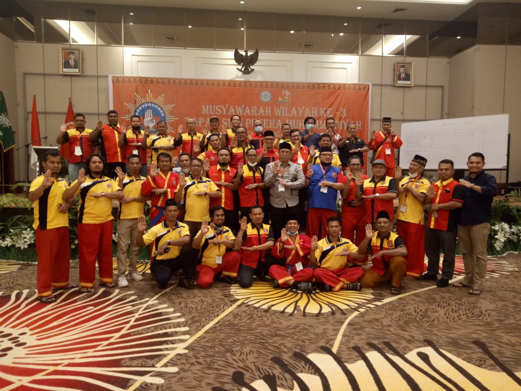 Rektor UMRI Nakhodai Tapak Suci Putera Muhammadiyah Riau