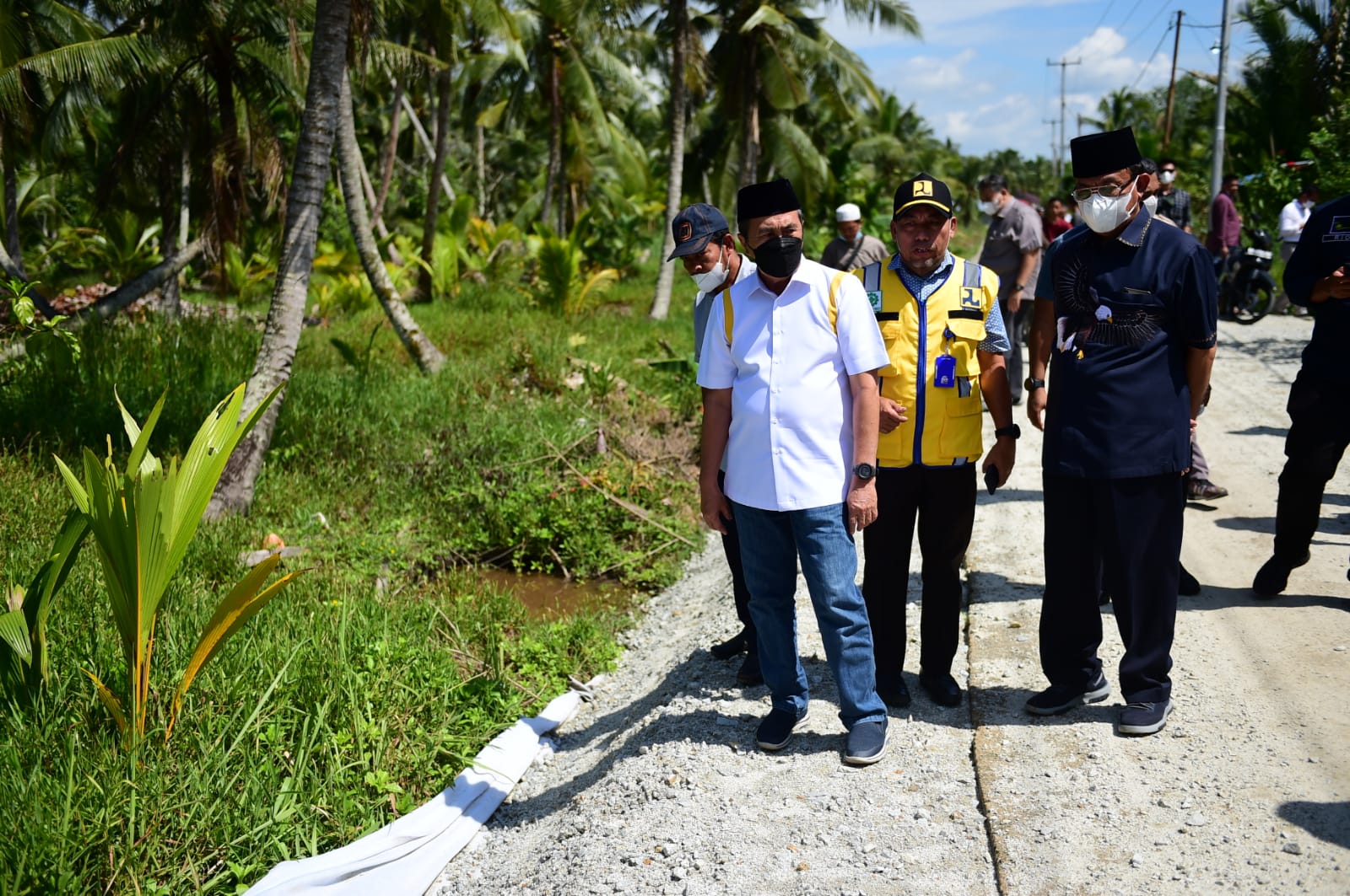 Tinjau Proyek Jalan di Hidayat - Inhil, Gubri Tegur Keras Kontraktor