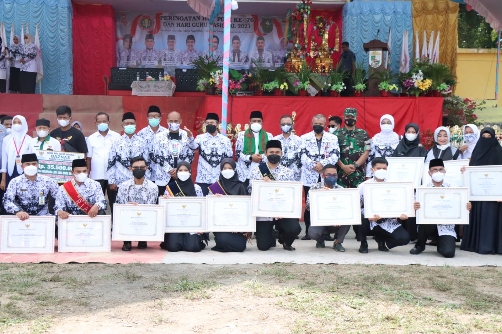 Gubri dan Bupati Pelalawan Hadiri Puncak Jambore HUT PGRI Ke-76
