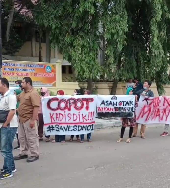 Protes Penutupan SDN 01, Wali Murid Kirimkan Surat Terbuka untuk Wakil Rakyat