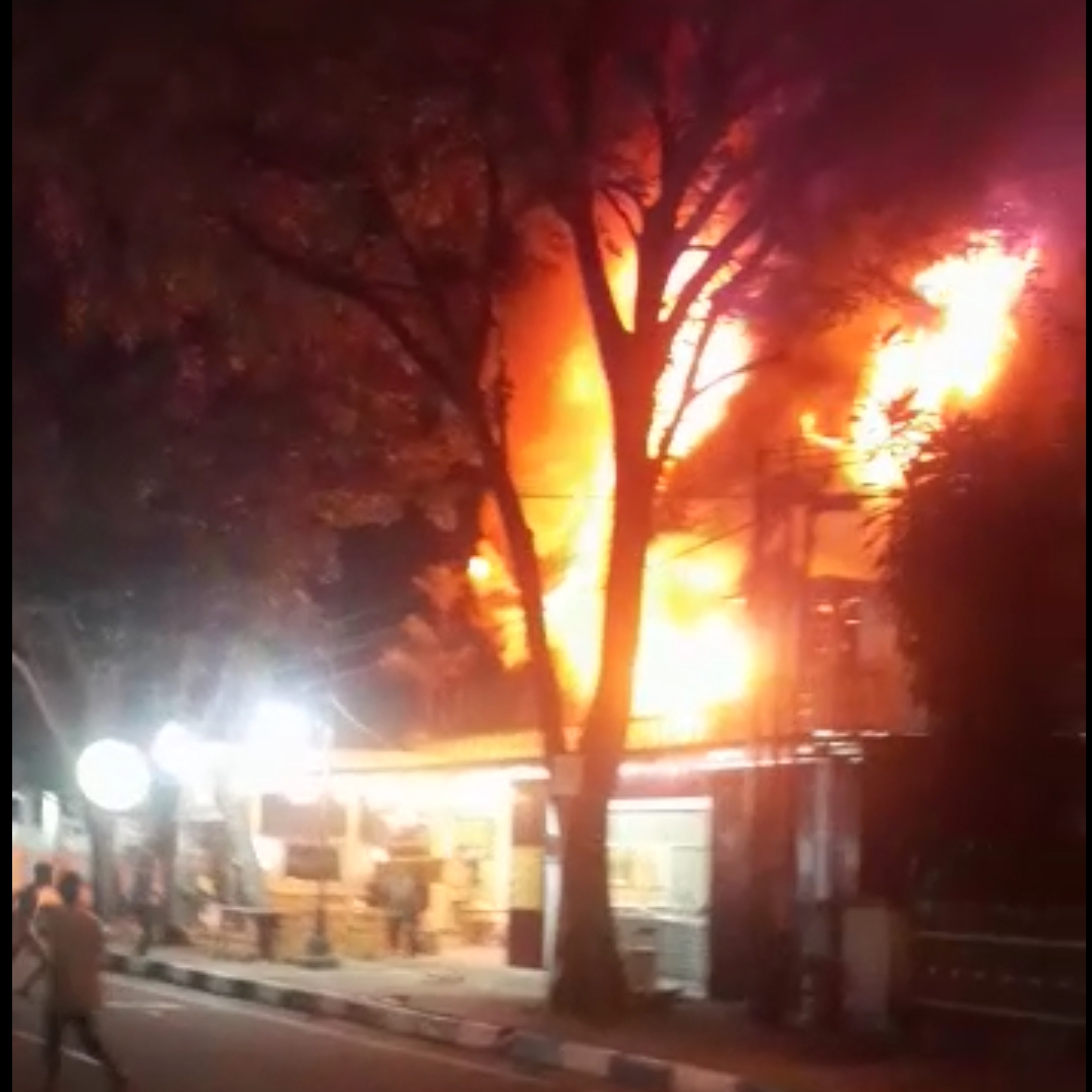 Cafe Manantea di Jalan Sumatera Habis Dilalap Si Jago Merah