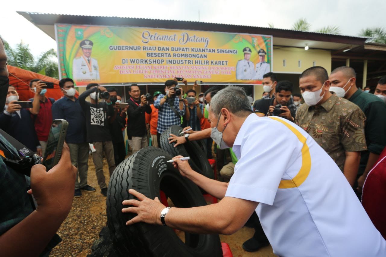 Gubri Syamsuar Dorong Pengembangan Industri Hilir Karet di Kuansing