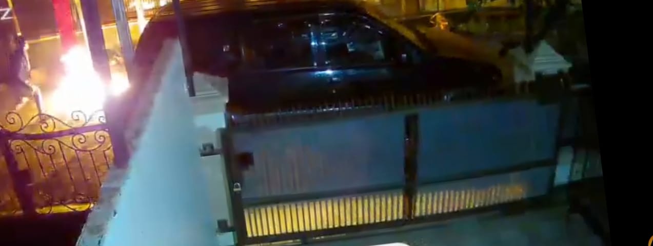 Sebelum Dibakar, Mobil Dinas KP Lapas Pekanbaru Disiram BBM