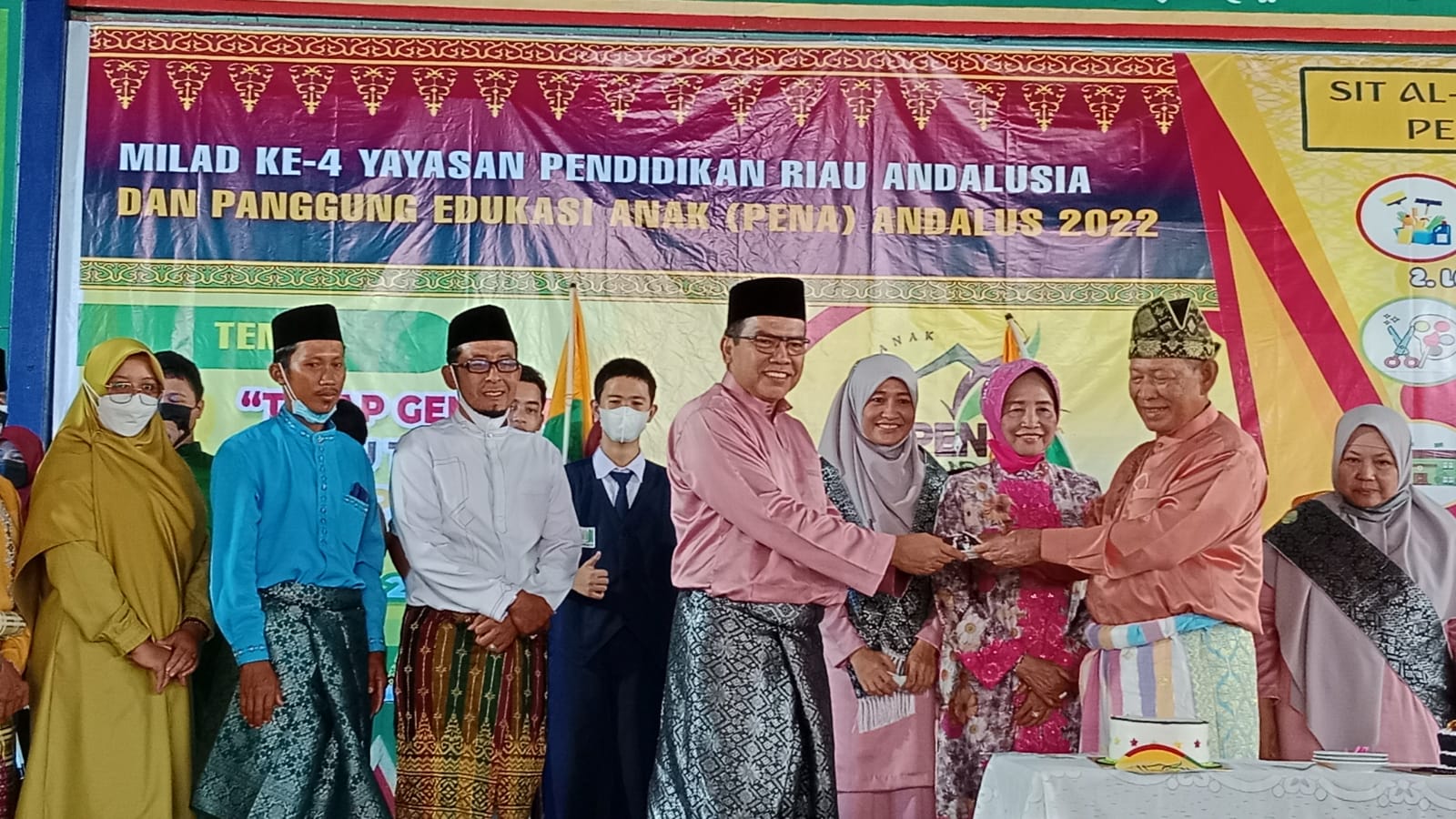 Saleh Djasit :  Anak Indonesia Harus Cerdas dengan Iman yang Kuat