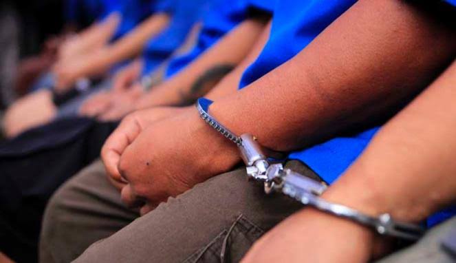 Terciduk Saat Menjual Hasil Curian, Maling Kursi Masjid Masuk Bui