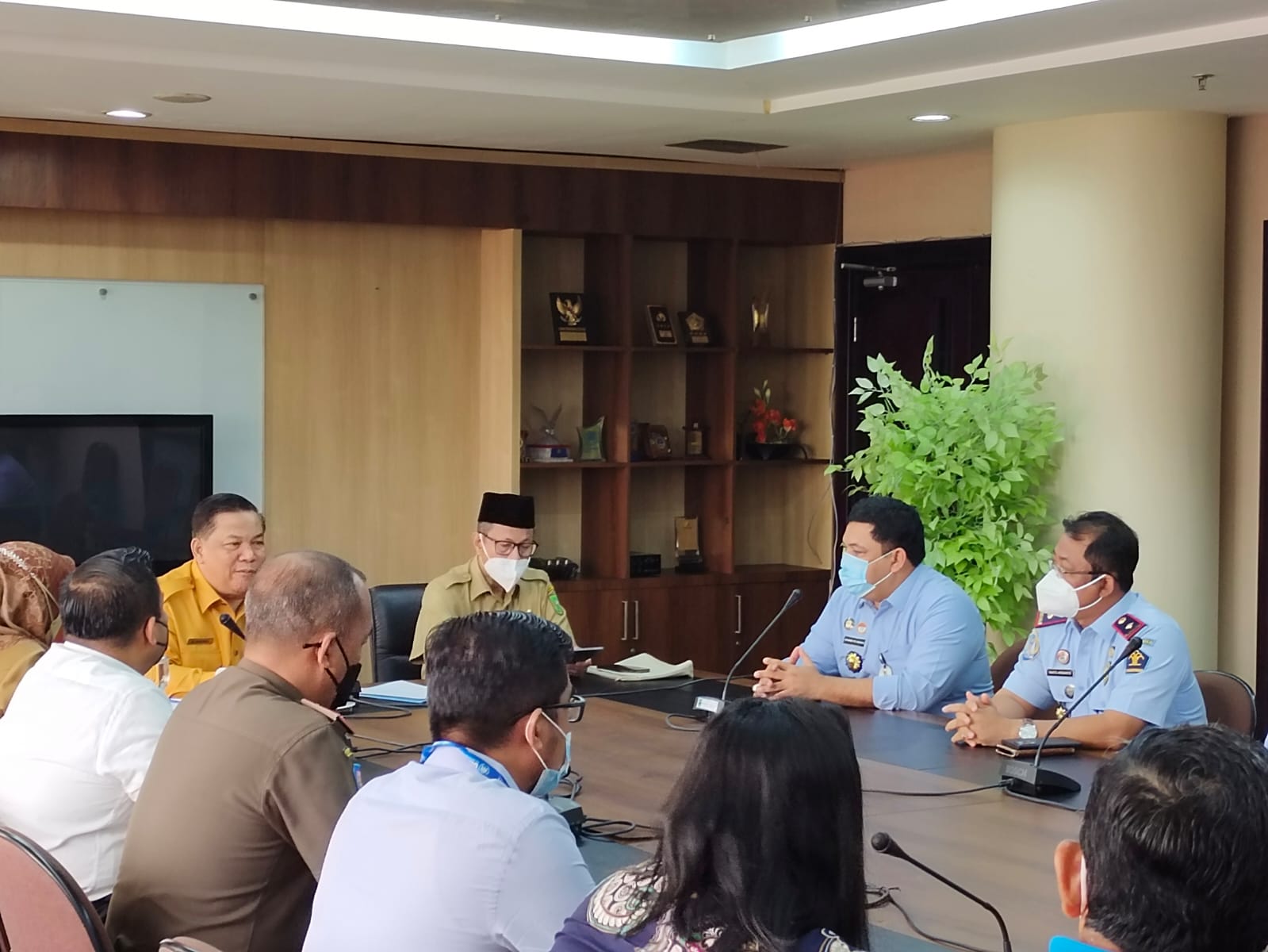 Bahas Tuntutan Imigran Afganistan, Kadiv Imigran Temui Sekdaprov Riau