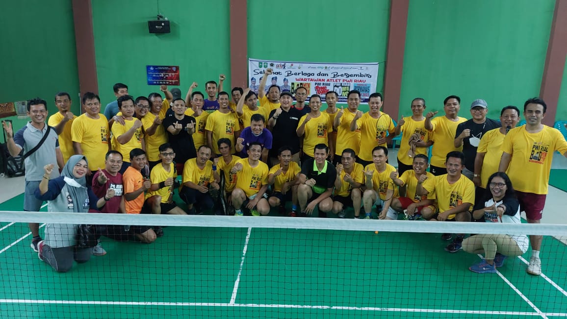 Fithriady-Amri Juara PWI Riau Badminton Championship