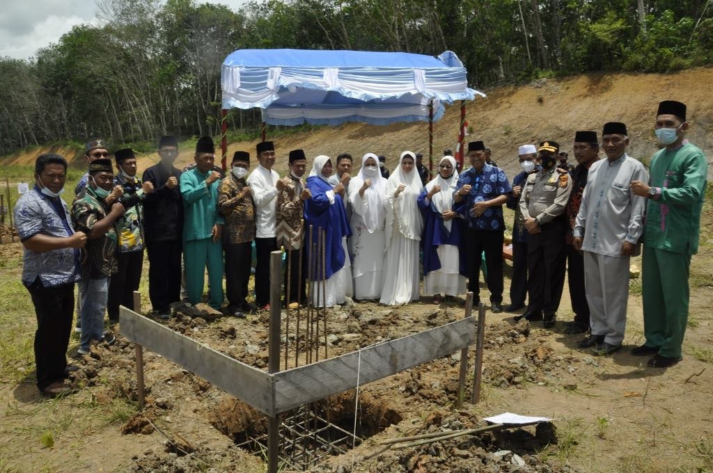  Yopi Arianto Bangun Masjid dan Pondok Pesantren di Perbatasan Inhu-Inhil