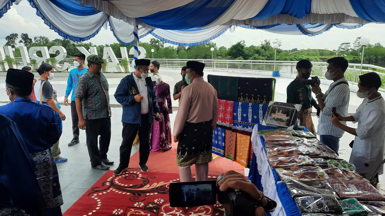 Pameran UMKM Siak Bangkit, Ketua PWI Ajak Wartawan Belanja di Pameran