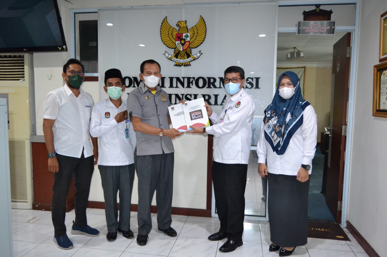 PPID BPKAD Riau OPD Pertama Yang Laporkan Kinerja Tahunan ke KI Riau