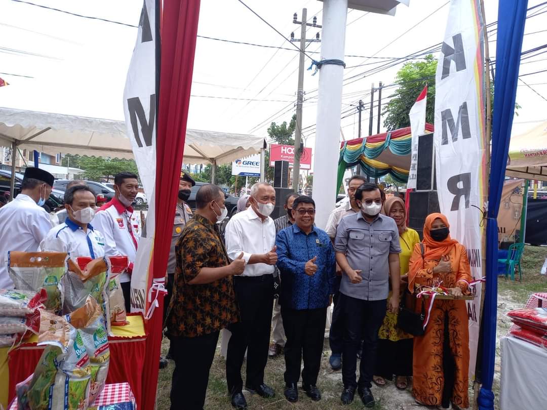 Buka Bazar Ramadan IKMR, Andi Rachman : Sekecil Apapun Pasti Bermanfaat untuk Masyarakat